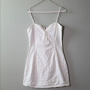BISHOP AND YOUNG WHITE FIGURE FLATTERING ADJUSTABLE STRAPS DRESS Medium Cotton